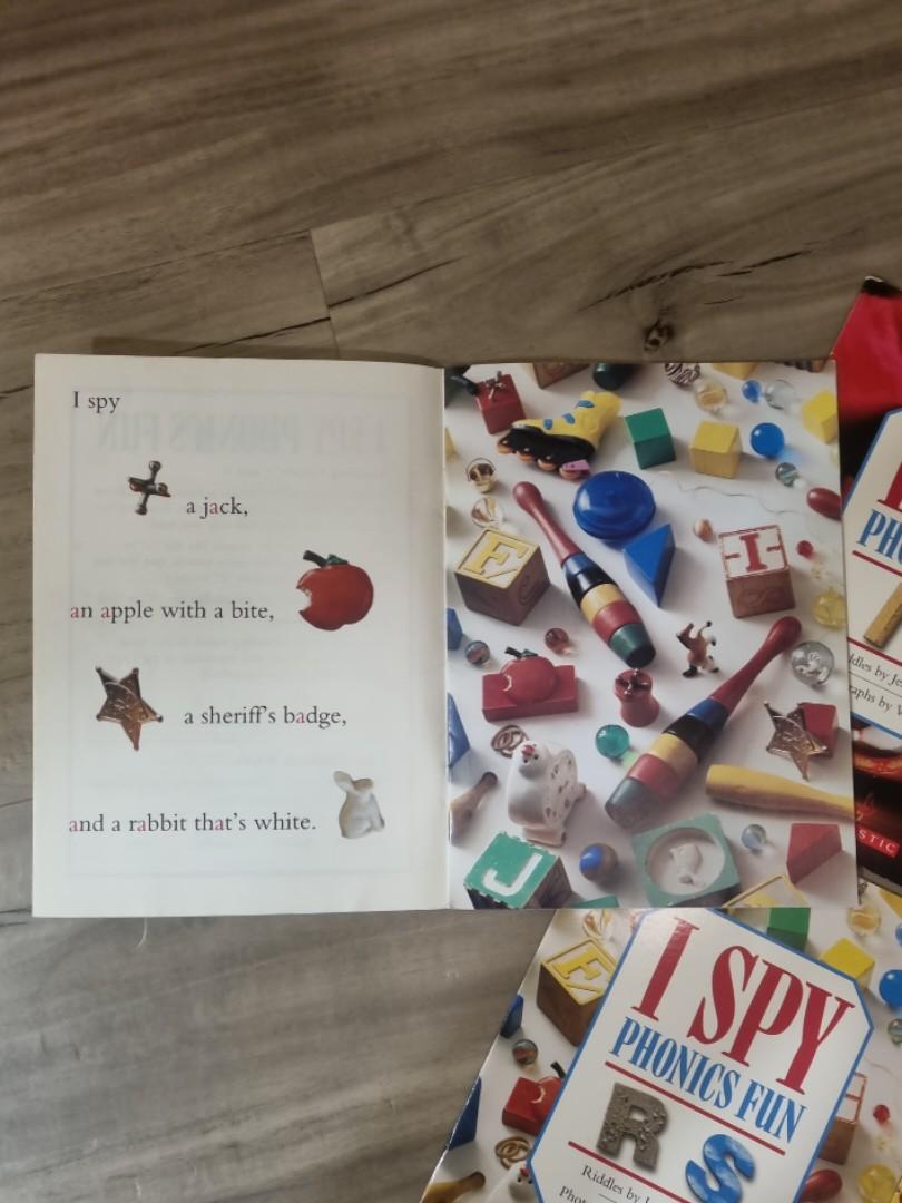 I Spy Book Phonics Fun (set of 12)., Hobbies & Toys, Books