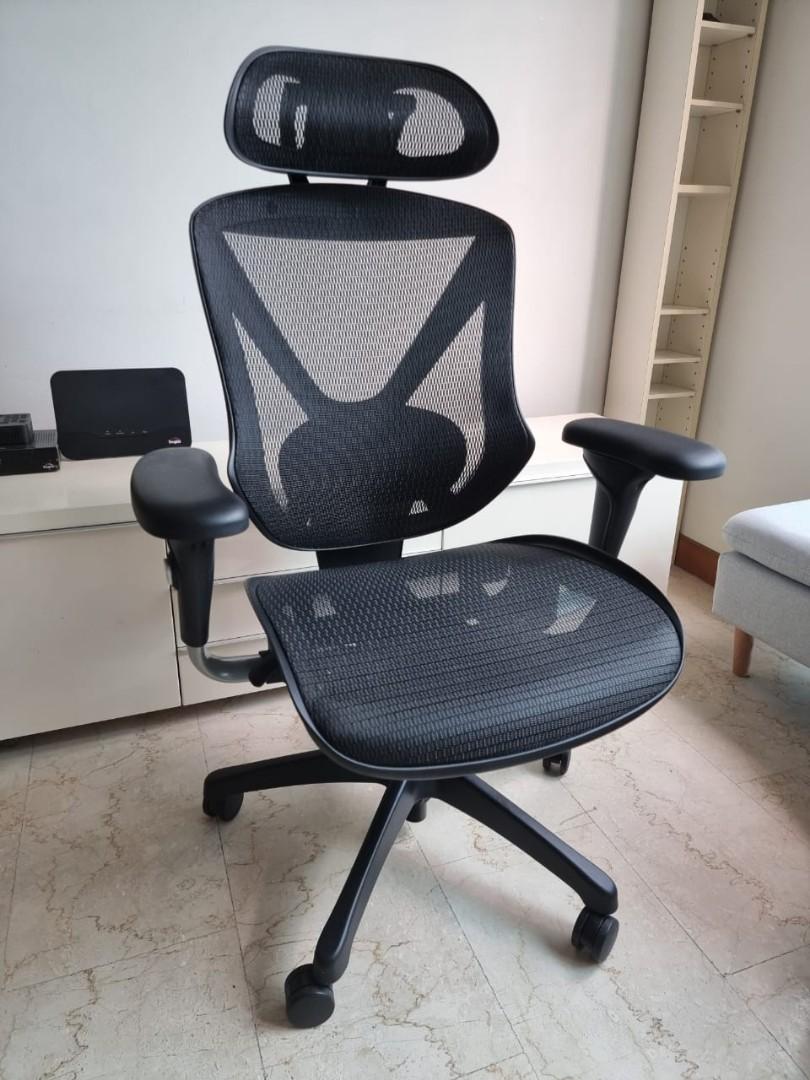 Vhive Mesh office chair, Furniture & Home Living, Furniture, Chairs on Carousell