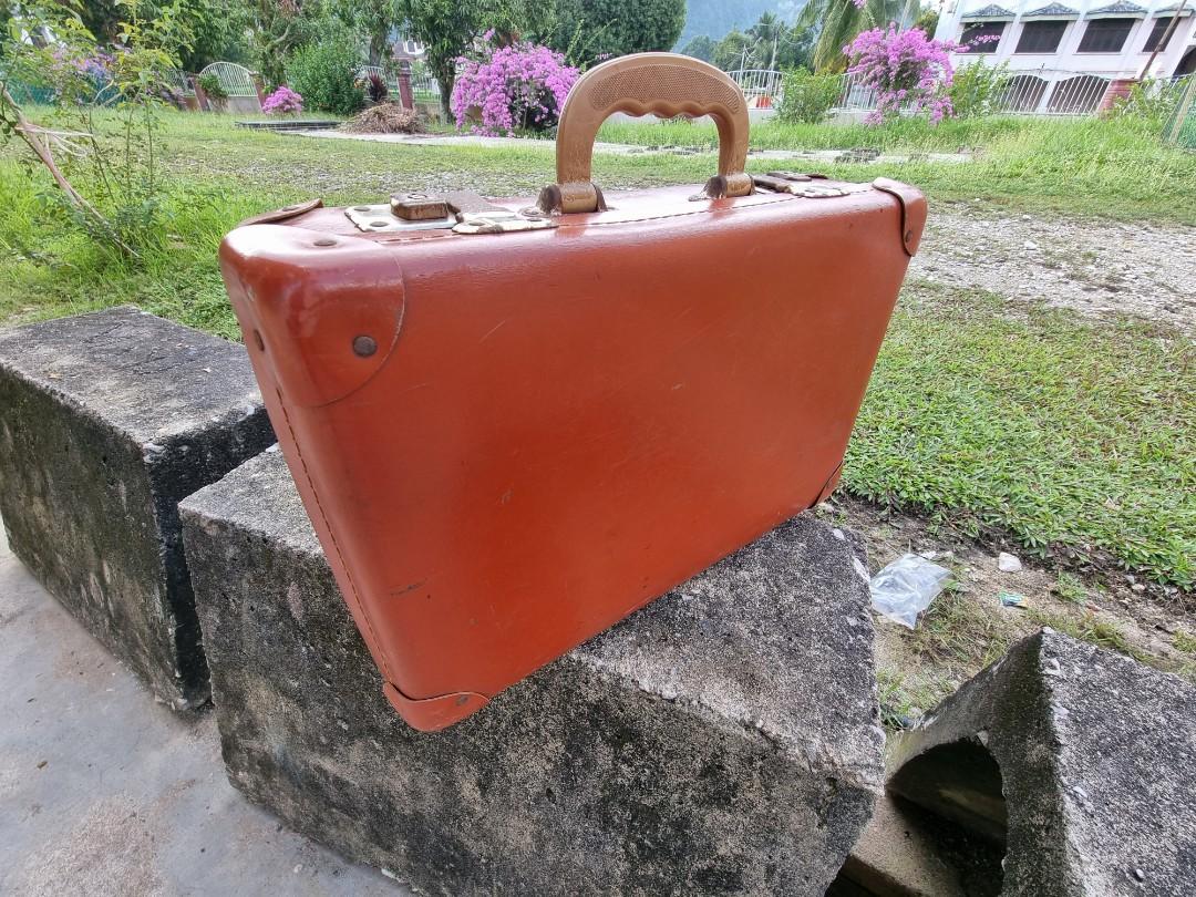 Levi's suitcase outlet