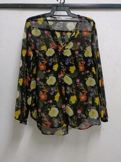 (Category: ) located in . Submitted by adhwardrobe (Listing ID 1194087475, Image 1). Description: .