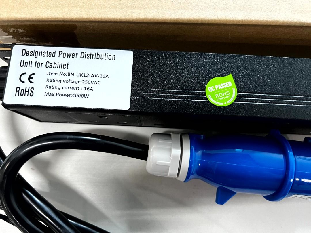 12 Way B.S UK with 16A cform Vertical Mount PDU individual switch