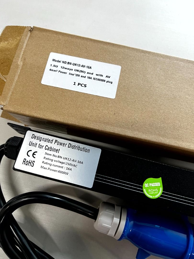 12 Way B.S UK with 16A cform Vertical Mount PDU individual switch