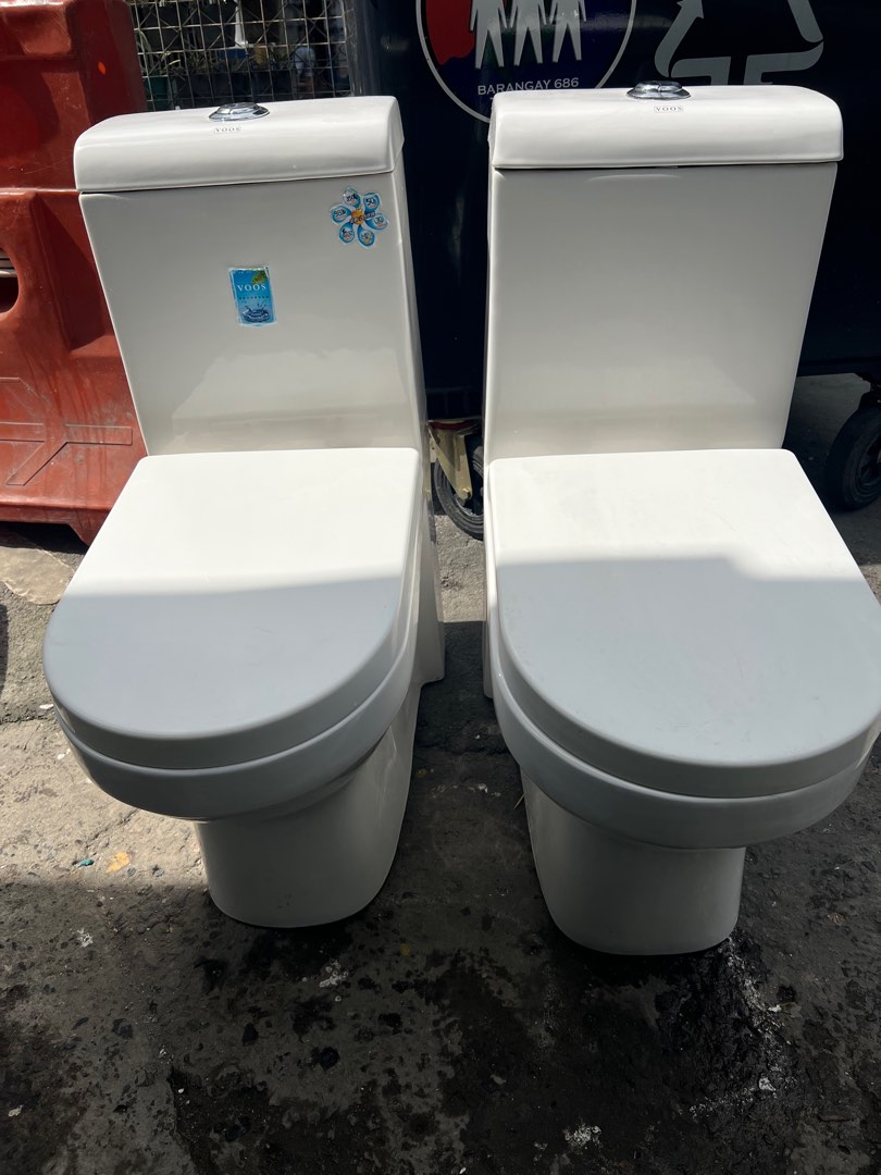 2nd Hand Hotel Pull Out Toilet Bowl 10 pcs available, Furniture & Home