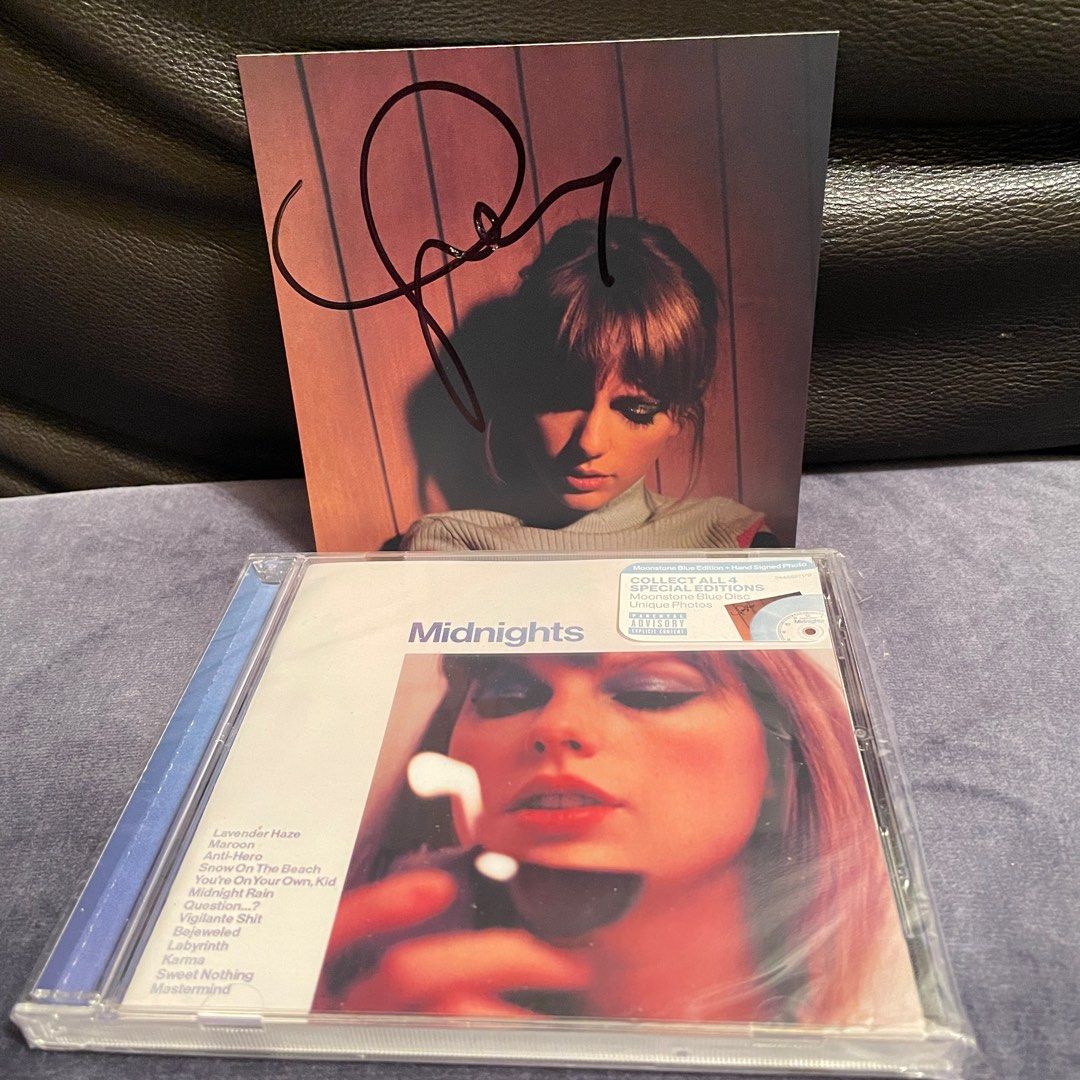 現貨官網簽名版Taylor Swift Signed CD Midnights, 興趣及遊戲, 音樂 
