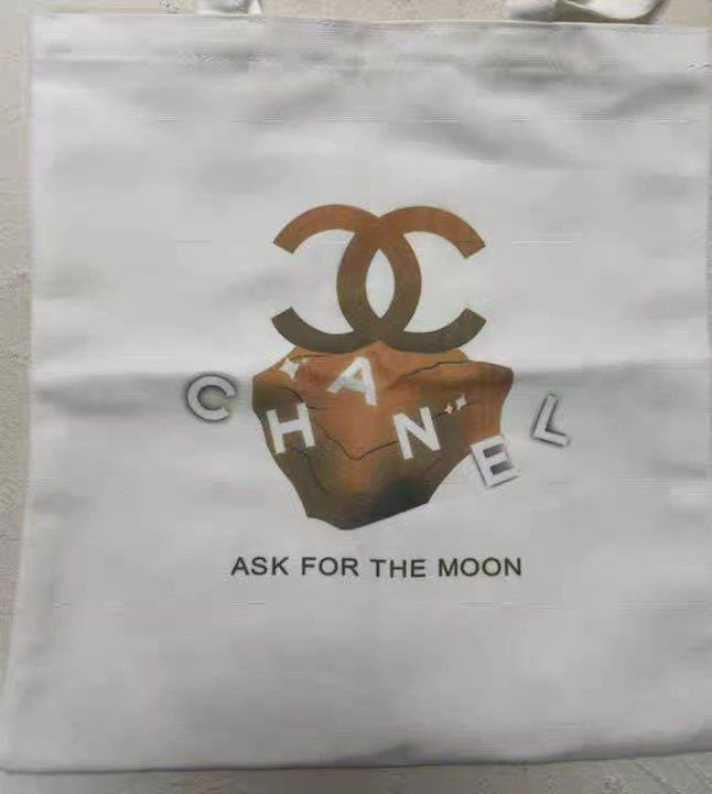 NEW Chanel Beaute VIP Gift “Ask For The Moon” White Shopper