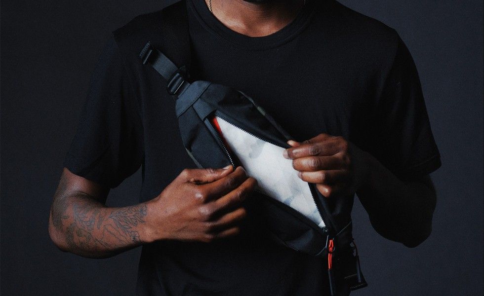 Aer x Carryology Tokai Sling (xpac Black/MCB), Men's Fashion, Bags