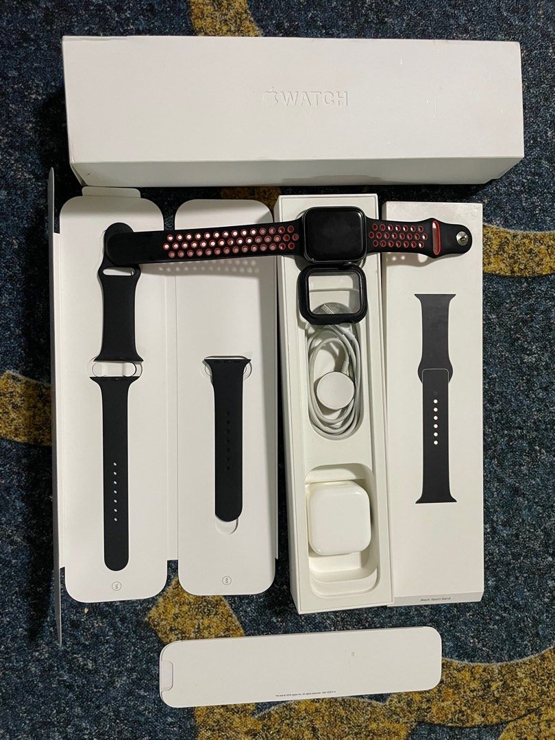 Series 4 space gray aluminum case black sport band 44mm shop