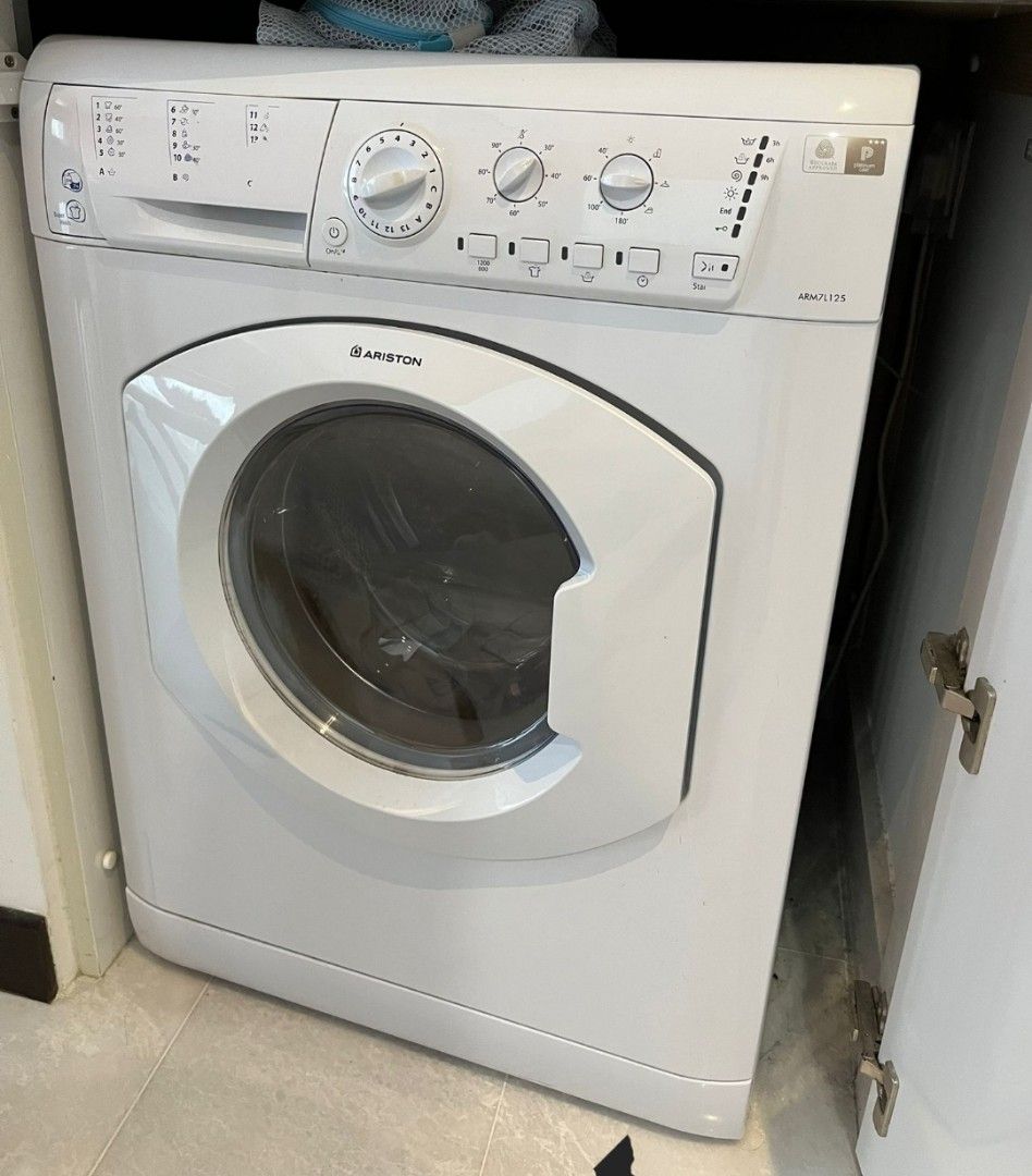 Ariston Washer and Dryer ARM7L125EX, TV & Home Appliances, Washing