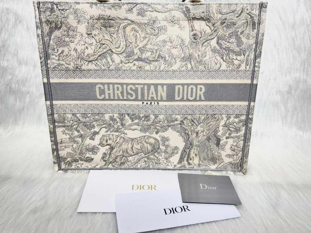 Large Dior Book Tote Black Dior Oblique Embossed Calfskin (42 x 35 x 18.5  cm)