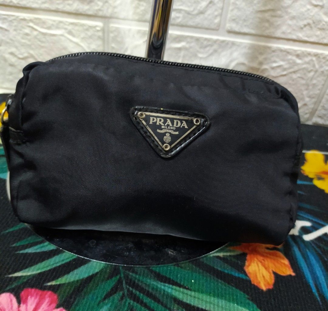 Prada Pouch VIP (Category: Luxury Bags & Wallets) located in La Trinidad. Submitted by xef06 (Listing ID 1195952086, Image 1). Description: super nice.