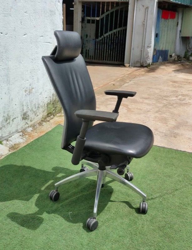 B166 Kerusi Ofis Beroda Height Adjustable Arm Chair w/Wheels Leather