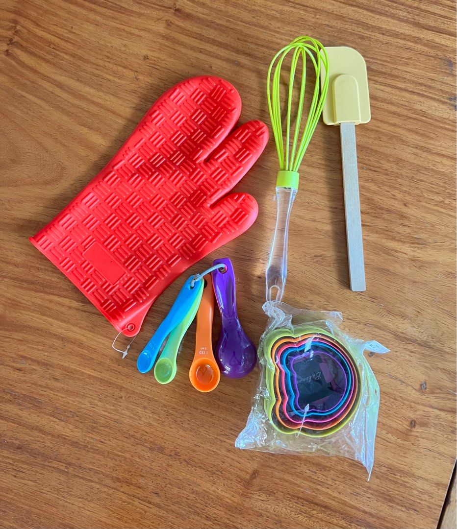 Baking Utensils (Category: Bakeware) located in Marikina City. Submitted by marvim (Listing ID 1195894896, Image 1). Description: Take all 5 pieces (as seen in photo) Check my other listings if you want to get more (discount can be applied) .