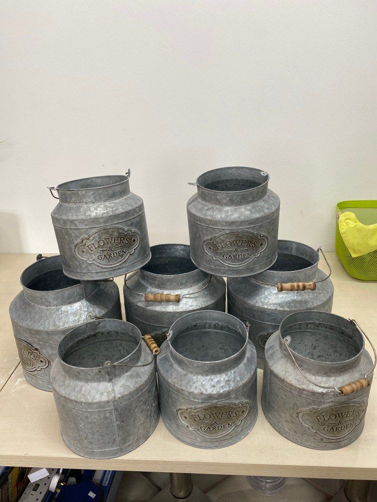 Baskets/ flower pot64884983458691110