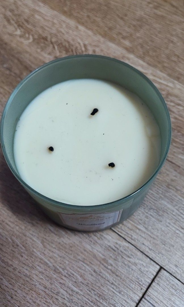 Bath& work Candle (Category: Fragrance & Deodorants) located in Kuala Lumpur. Submitted by at_fingertips (Listing ID 1195933607, Image 2). Description: just tried one time ..left 95% accept swap with others candles also feel free to ask me ☺️.