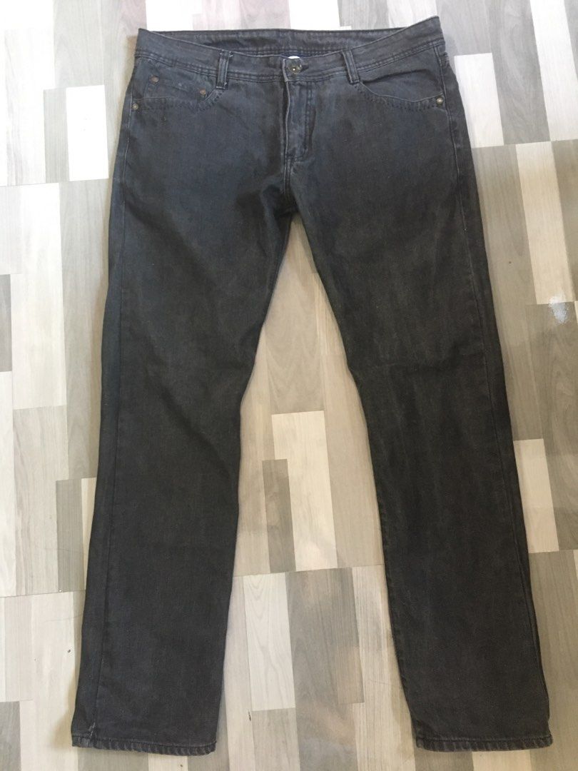 Bench OJ Rajo pants jeans (Category: Jeans) located in Quezon City. Submitted by freeman520 (Listing ID 1195807744, Image 1). Description: Bench OJ+Rajo pants jeans Size 36 No issue Slightly used only Rfs: decluttering.