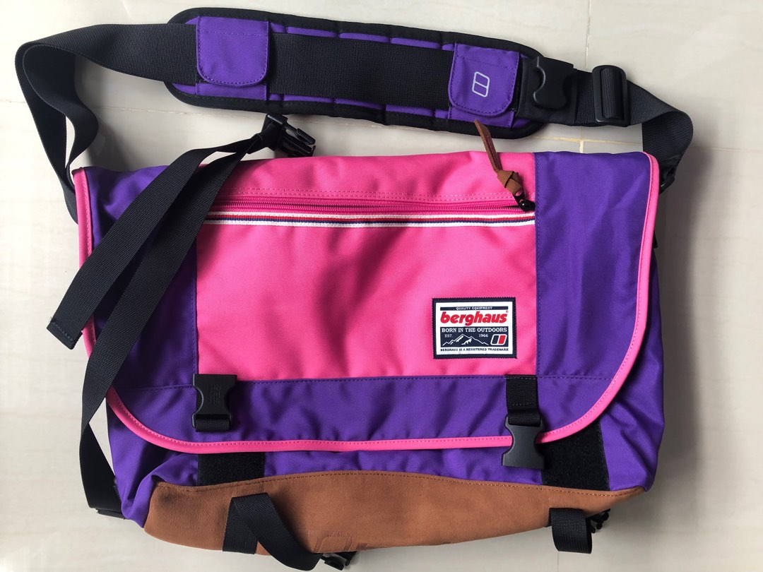 Berghaus hot sale messenger bag