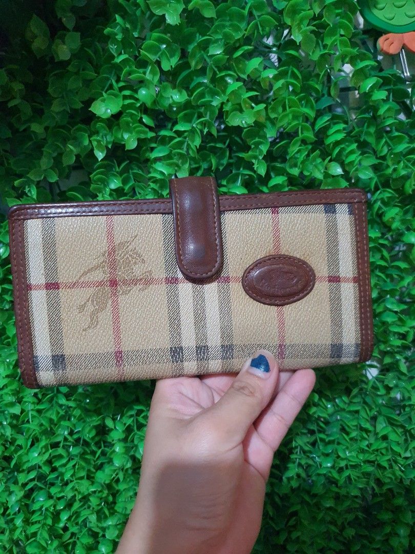 Burberry wallet vintage, Women's Fashion, Bags & Wallets, Wallets & Card  holders on Carousell