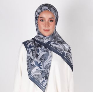 Carnation Bawal Omerascarf