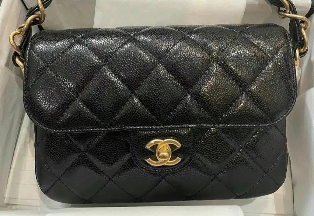 Chanel 22B flat Bag. NOT 22K & 23C., Luxury, Bags & Wallets on Carousell