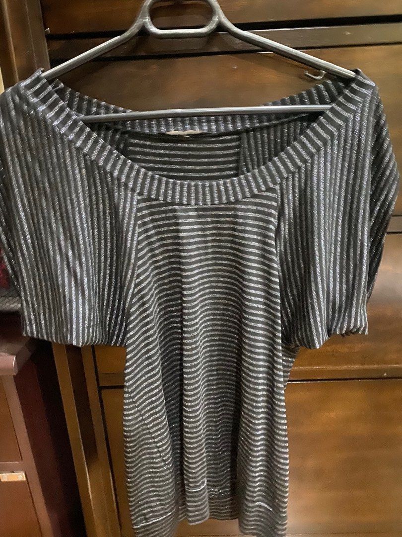 Dorothy Perkins blouse (Category: Blouses) located in Del Monte. Submitted by cindsd (Listing ID 1195977716, Image 1). Description: .