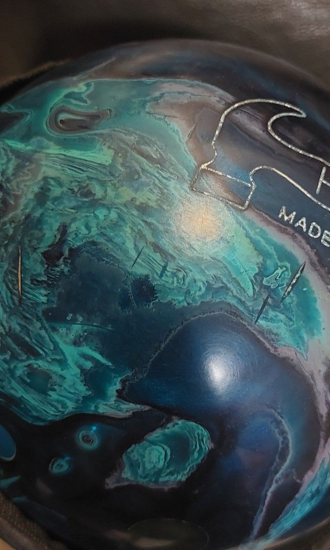 Hammer Black Widow Sting Bowling ball 保齡球 15lbs, 運動產品, 運動與體育, 運動與體育