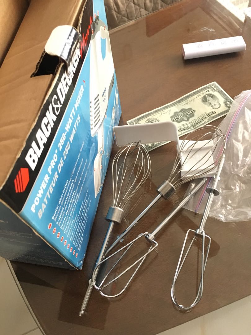 Hand Mixer Black and Decker (Category: Bakeware) located in San Mateo. Submitted by drewmad (Listing ID 1195855651, Image 3). Description: Need Transformer 110V 100% Tested and Working.