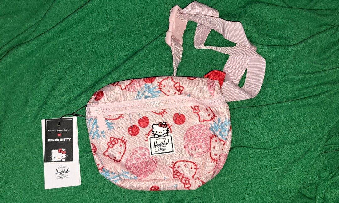 Herschel hello hot sale kitty pineapple