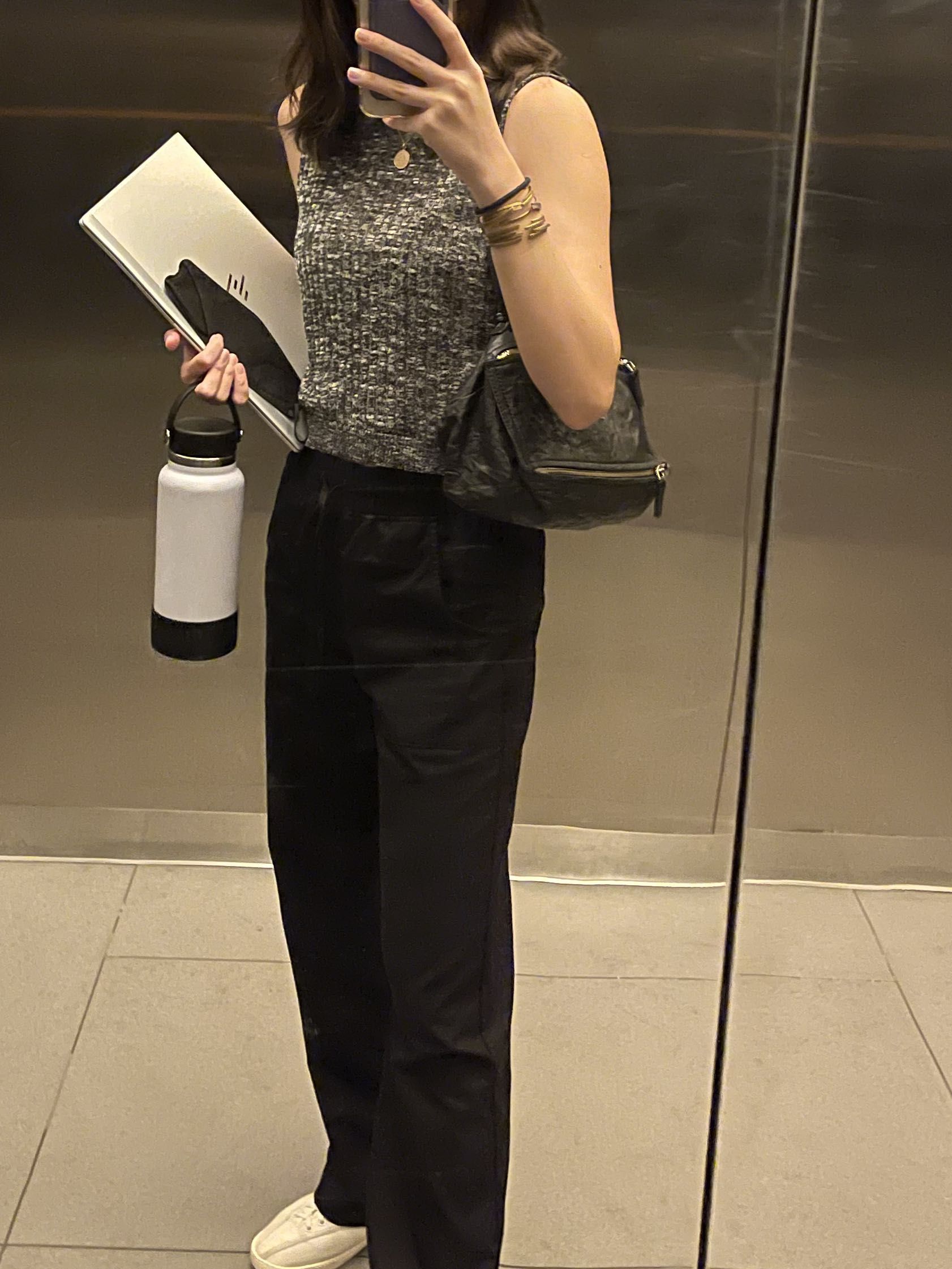 H&M Grey Textured Sleeveless Crop Top (Category: Sleeveless) located in Quezon City. Submitted by needtodeclutterpls (Listing ID 1195187659, Image 2). Description: RFS: decluttering.