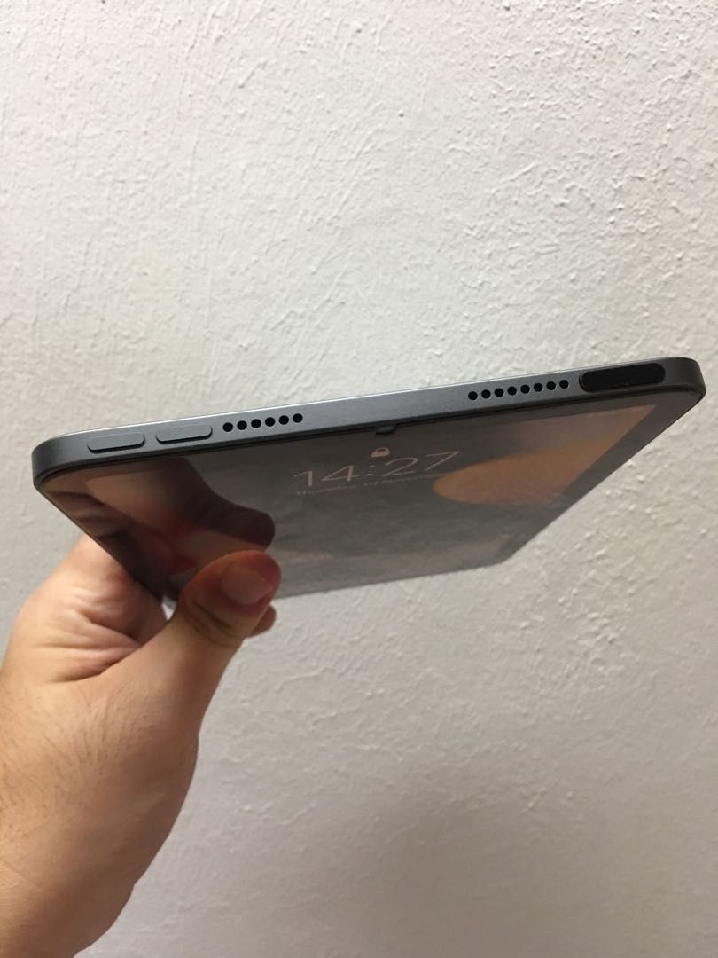 Ipad mini6 (Category: iPad) located in Singapore. Submitted by rednet (Listing ID 1195862948, Image 3). Description: Ipad mini6, wifi 64G No scrach Working well, battery good With screen protector. Only the pad, no box no accessory Meet up at aljunied mrt Add-ons: ~~~~~~~~~~~~~~~~~~~~~~~~~~~~~ Ipad tpu soft case @ $9 https://carousell.app.link/UWKro4zlVtb ~~~~~~~~~~~~~~~~~~~~~~~~~~~~~ Ipad tempered glass screen protector @ $9 https://carousell.ap