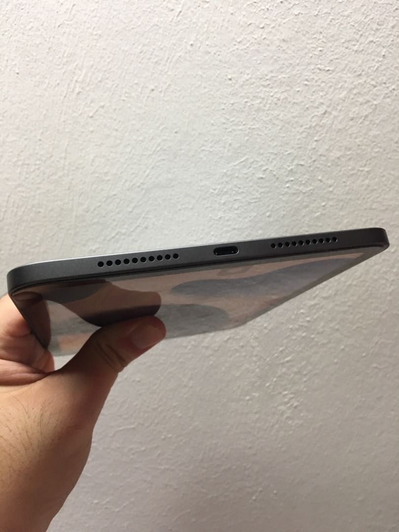 Ipad mini6 (Category: iPad) located in Singapore. Submitted by rednet (Listing ID 1195862948, Image 2). Description: Ipad mini6, wifi 64G No scrach Working well, battery good With screen protector. Only the pad, no box no accessory Meet up at aljunied mrt Add-ons: ~~~~~~~~~~~~~~~~~~~~~~~~~~~~~ Ipad tpu soft case @ $9 https://carousell.app.link/UWKro4zlVtb ~~~~~~~~~~~~~~~~~~~~~~~~~~~~~ Ipad tempered glass screen protector @ $9 https://carousell.ap