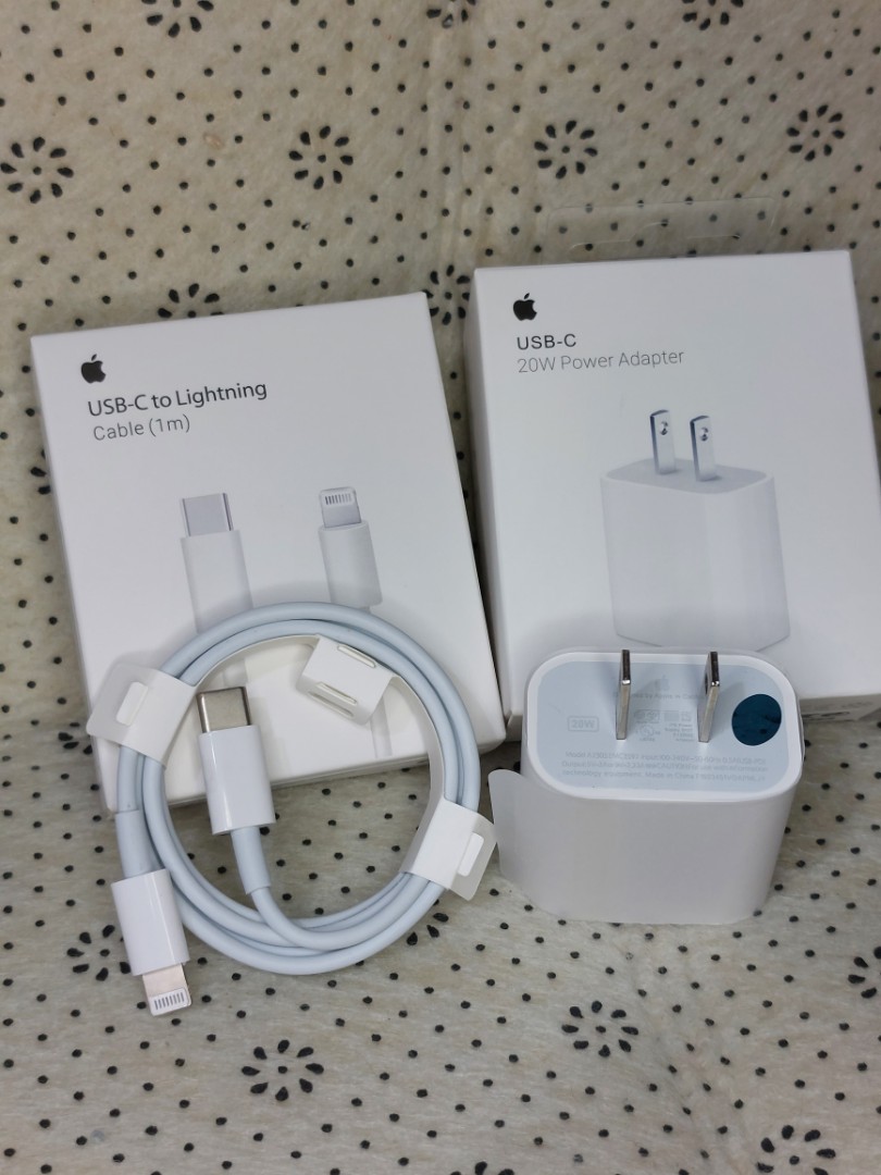 Iphone charger 20 watts set, Video Gaming, Gaming Accessories, Cables &  Chargers on Carousell