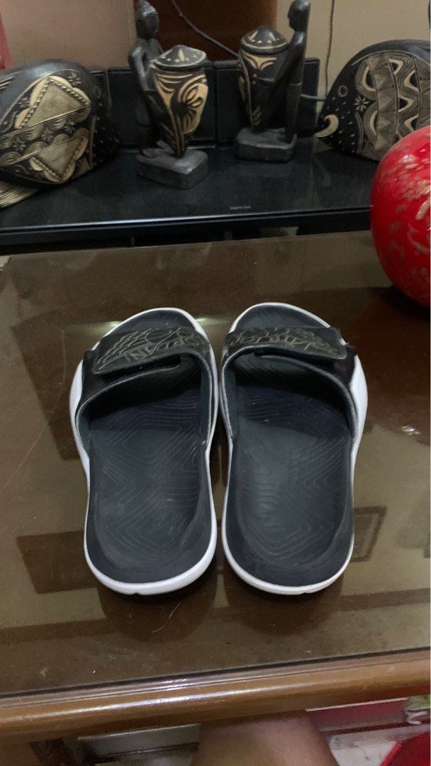 JORDAN HYDRO 7 (BLACK AND GOLD) (Category: Slippers & Slides) located in Bulacan. Submitted by Lovesosa (Listing ID 1195920528, Image 2). Description: size 7 men (fits 7-8), no heel drag.