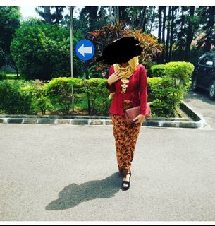 Kebaya merah 1 set