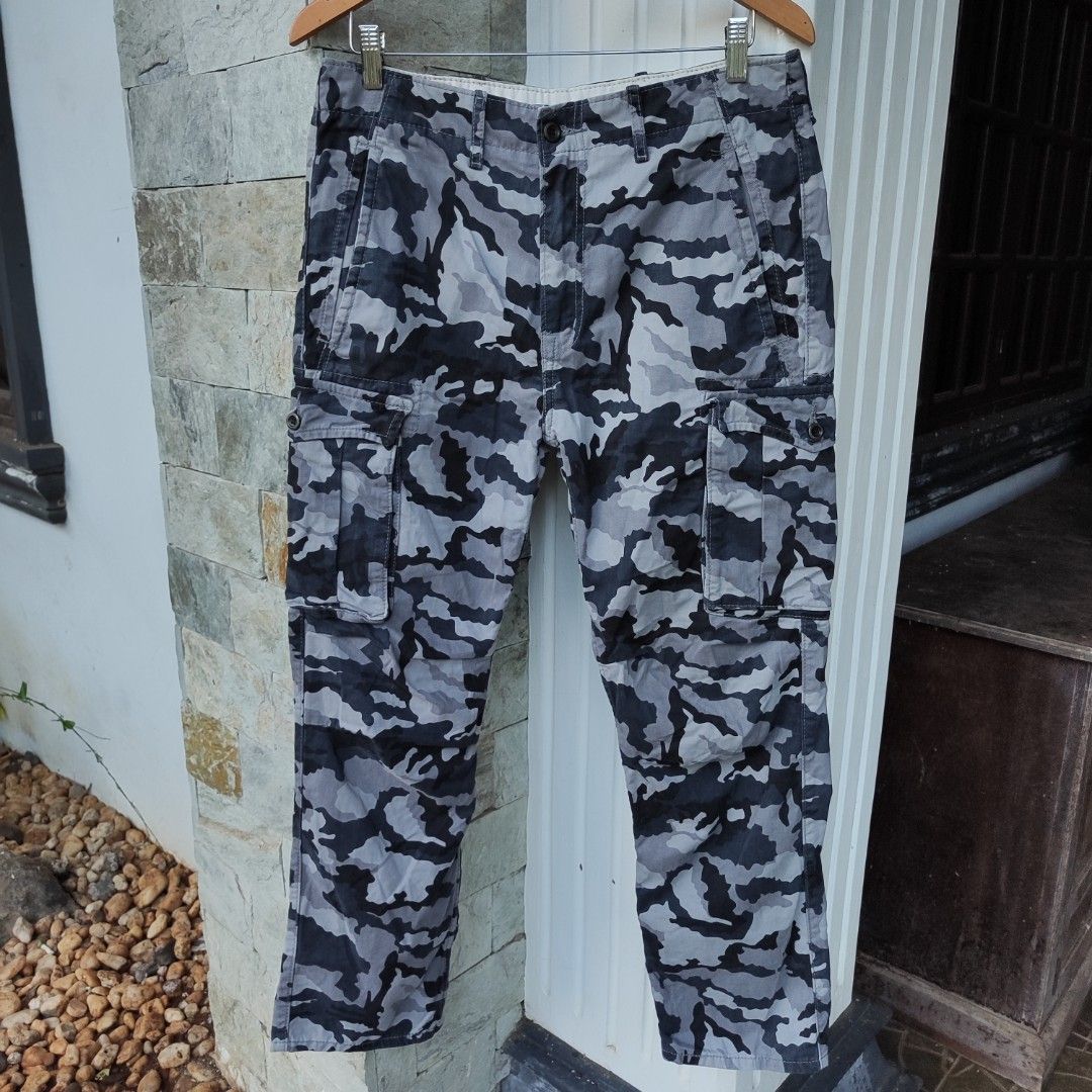 Levi's- Ace Cargo Twill Pants Gridley Camo, Men's Fashion, Bottoms,  Trousers on Carousell
