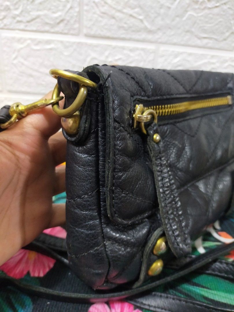 LINEA PELLE LEATHER BAG (Category: Luxury Bags & Wallets) located in La Trinidad. Submitted by xef06 (Listing ID 1195964115, Image 3). Description: leather na leather pang arte arte.. super nice n actual.