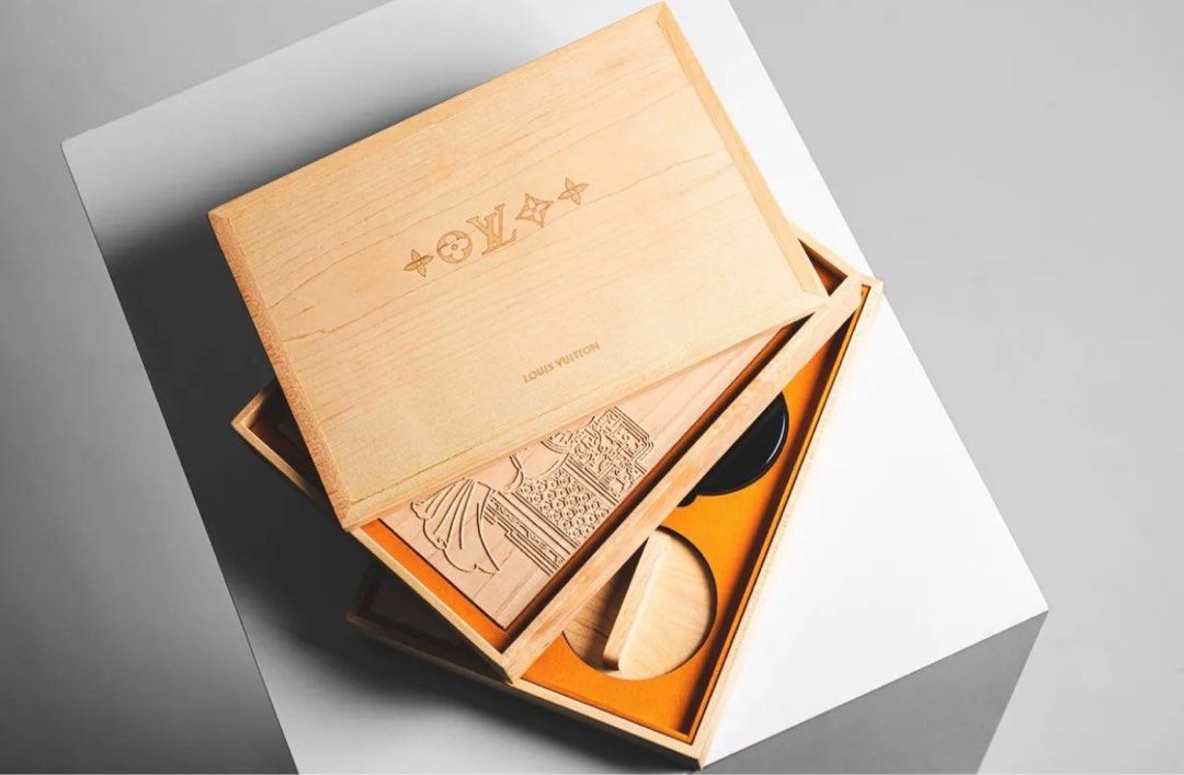 Louis Vuitton gift box  Louis vuitton gifts, Vip card design, Louis vuitton