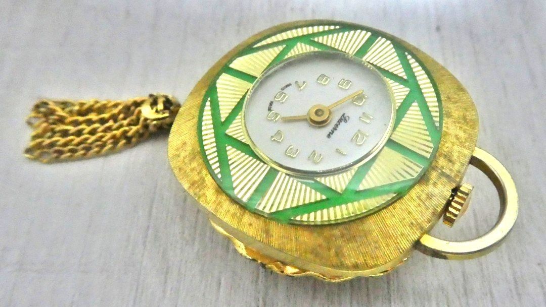 Lucerne Swiss Made Vintage Mechanical Manual Winding Pendant Watch