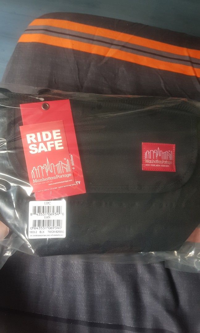 Manhattan Portage mini NY messenger bag with back pocket, Men's Fashion