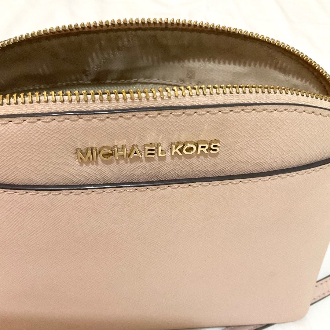 Tas Michael Kors Emmy Saffiano Leather Medium Crossbody Bag (Powder Blush),  Barang Mewah, Tas & Dompet di Carousell
