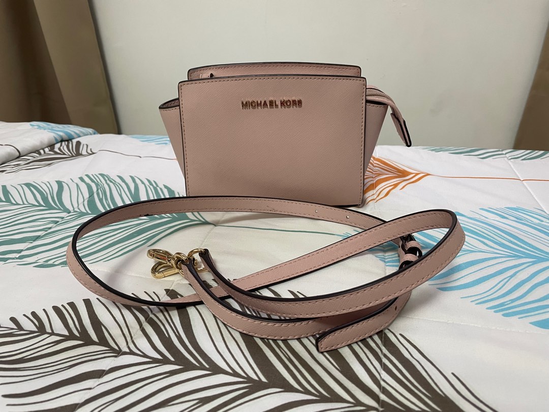 Michael kors mini sling bag hotsell