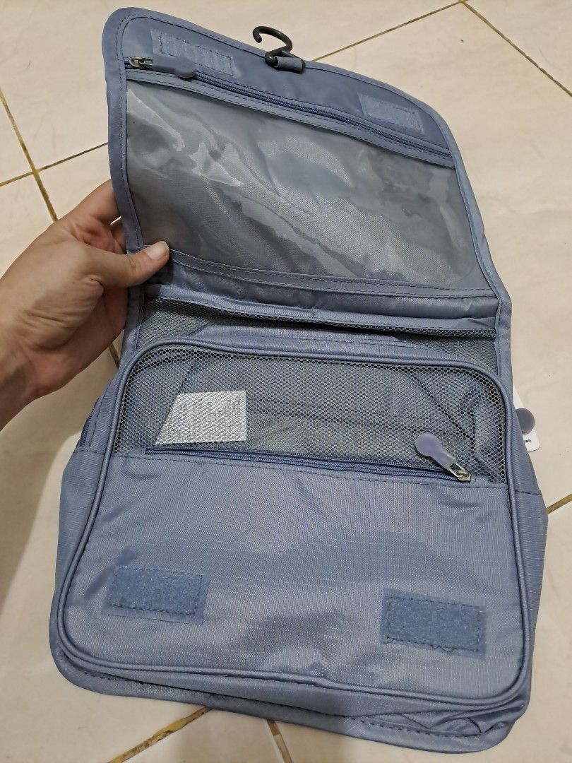 Miniso travel bag, Fesyen Wanita, Tas & Dompet di Carousell