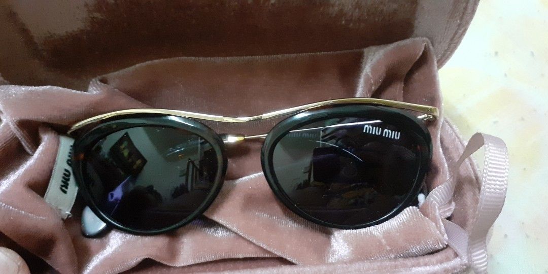 Miu miu sunglass (Category: Sunglasses & Eyewear) located in Zamboanga. Submitted by goodforless (Listing ID 1195912018, Image 2). Description: .