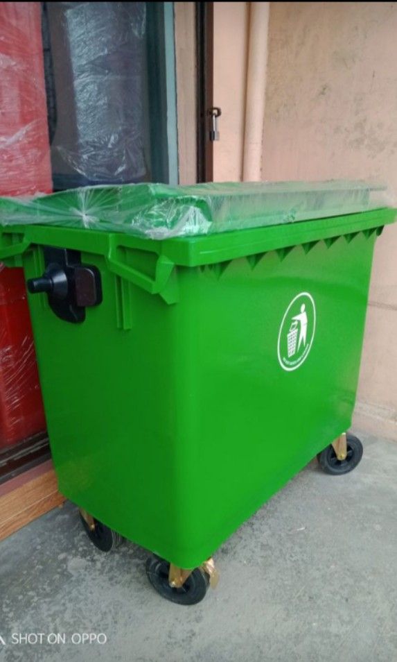 Mobile big trash bin 1100 liters, Furniture & Home Living, Cleaning