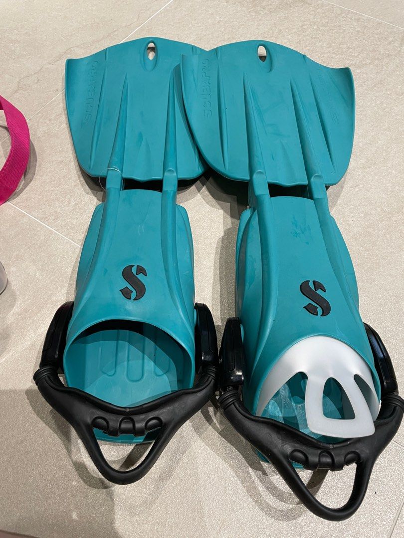 New scubapro diving fin for sale, Sports Equipment, Other Sports