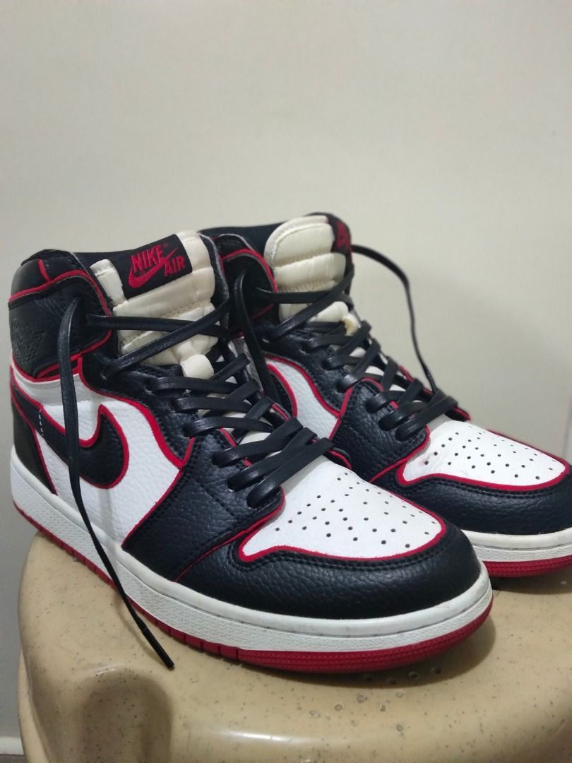 EU 41 Air Jordan 1 High Bloodline with Black Leather Laces