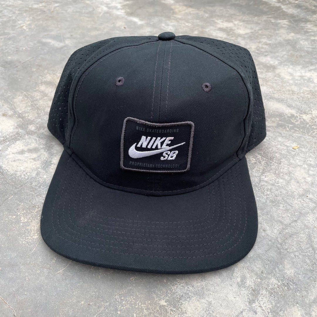 Nike sb snap back, Men's Fashion, Watches & Accessories, Cap & Hats on ...