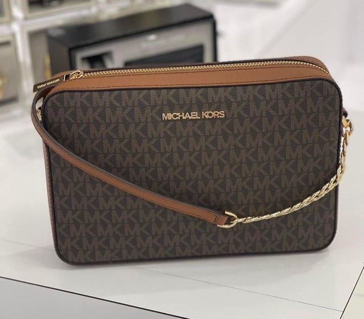 ON HAND COACH JETSET CROSSBODY BAG