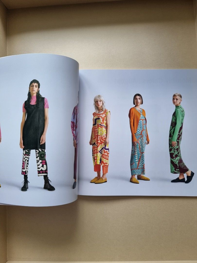 PLEATS PLEASE ISSEY MIYAKE AW 2021/22 LOOKBOOK, Hobbies & Toys,