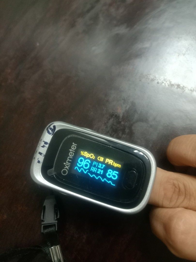 Pulse ox, Health & Nutrition, Medical Supplies & Tools on Carousell