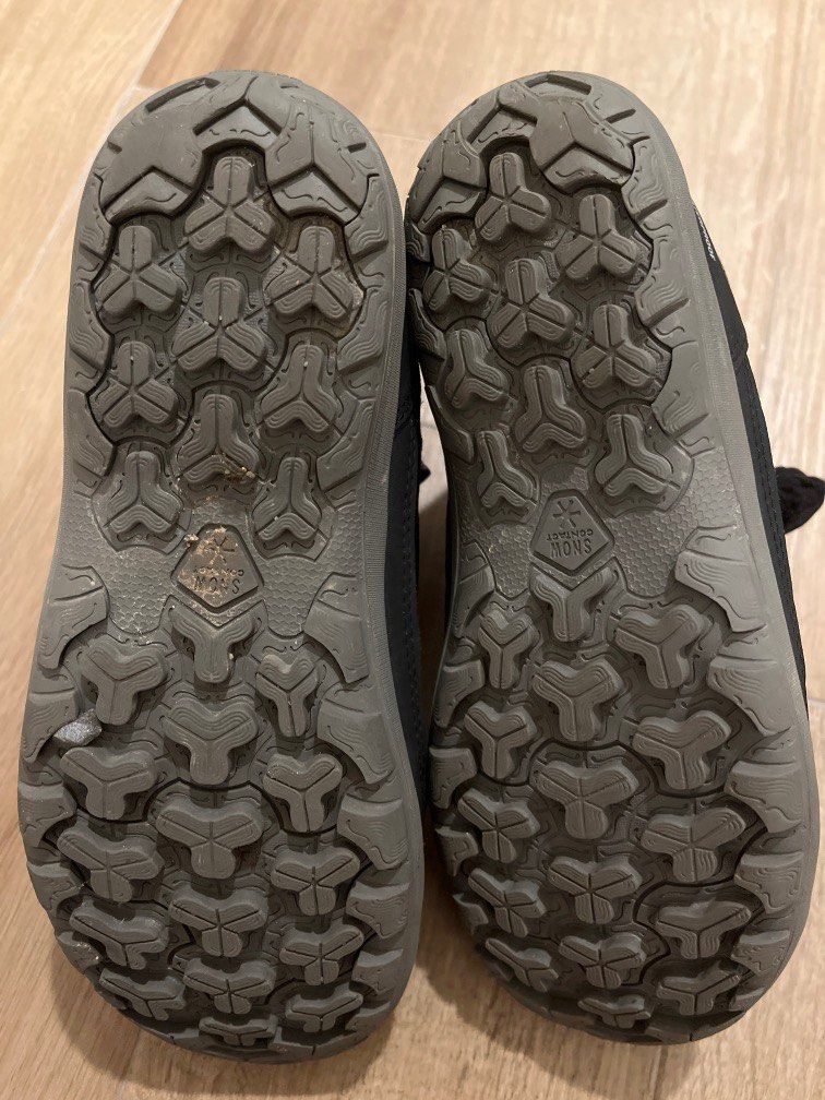 Quechua winter shoes, Women's Fashion, Footwear, Boots on Carousell